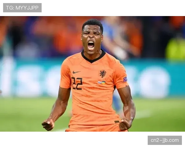 德转身价评选最佳右后卫，邓弗里斯数据比肩阿什拉夫